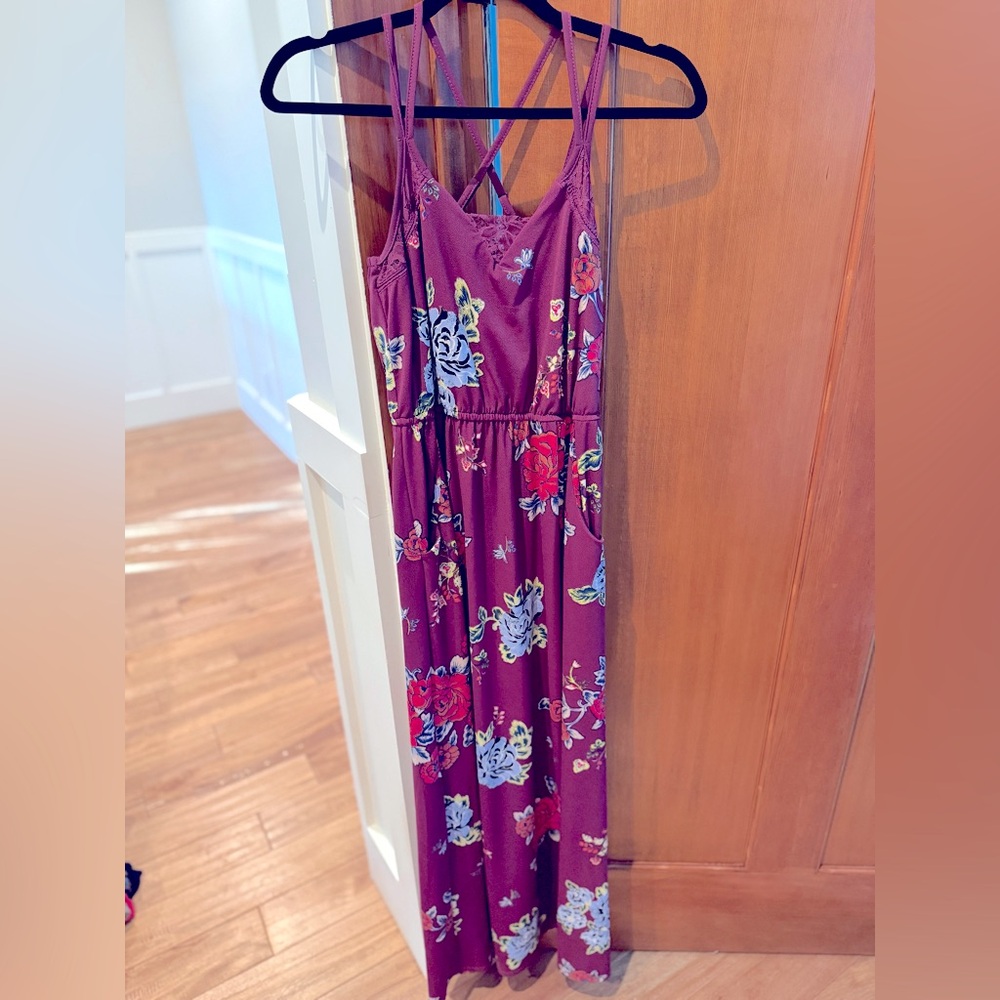 Floral print maxi dress with pockets. Size xs